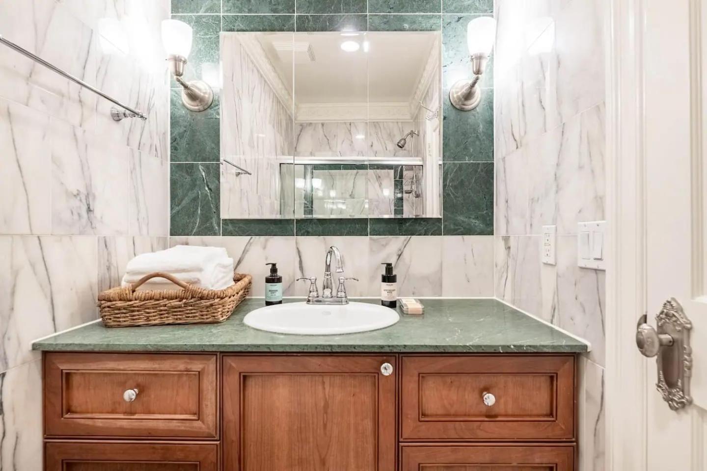 Lofty & Bright Greenwich Getaway W Private Rooftop Apartamento *