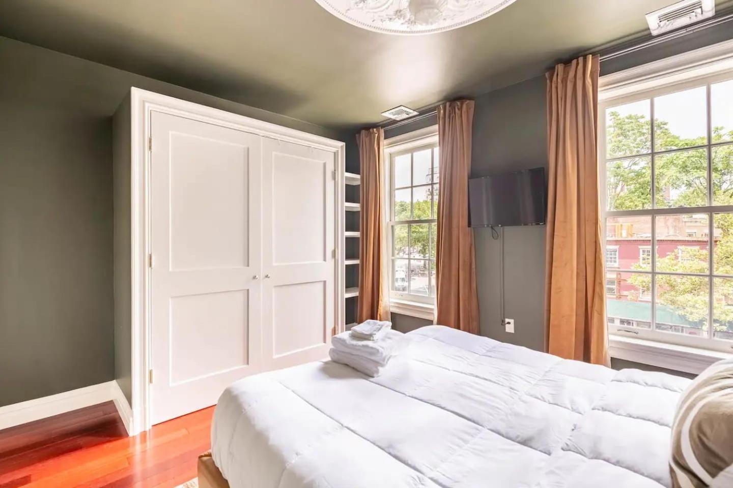 Lofty & Bright Greenwich Getaway W Private Rooftop Nova York